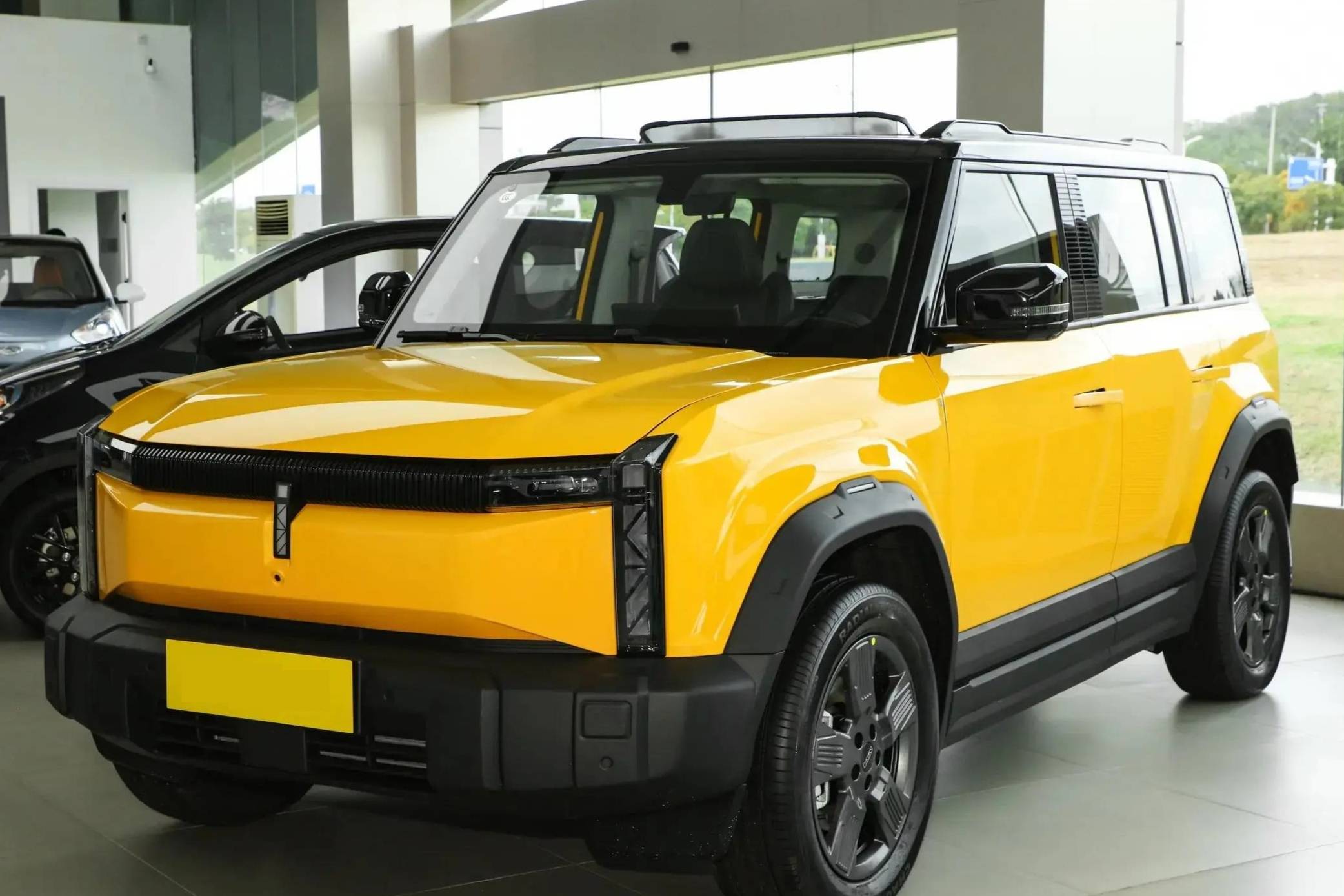 奇瑞風(fēng)云X3L實車曝光，軸距2783+1.5T增程