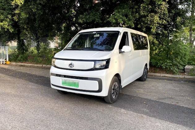 提車半月小記，載人拉貨兩不誤?