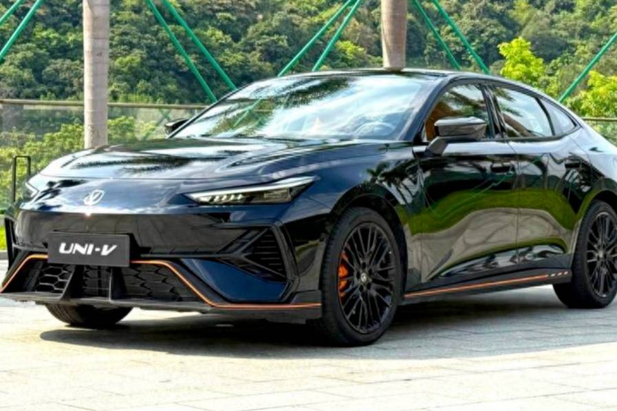 【E汽車】11.49萬元！新款長安UNI-V 2.0T預訂