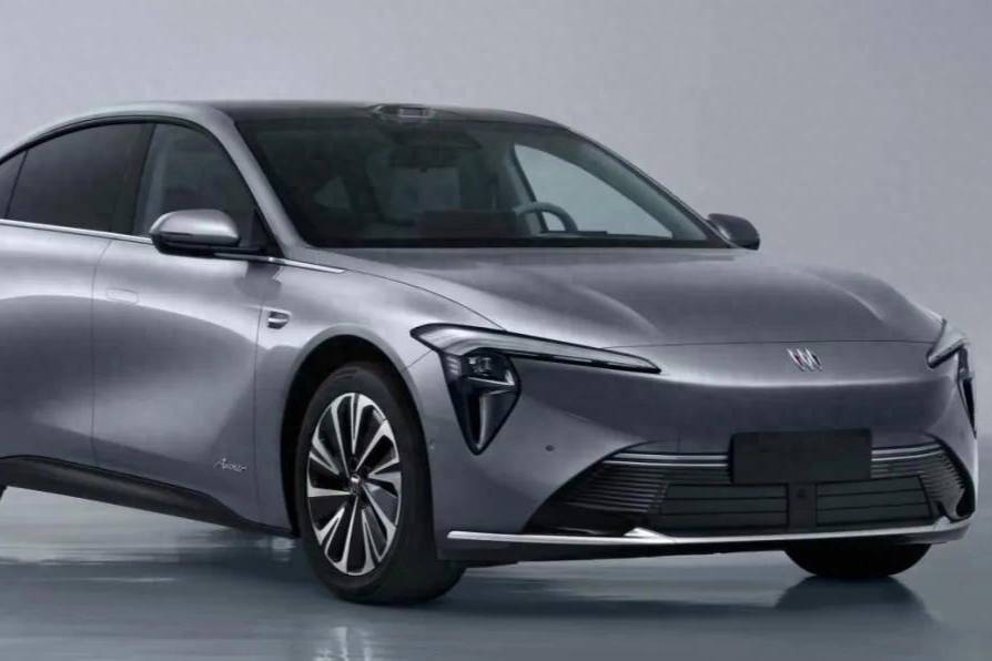 30萬的增程轎車，別克至境L7，和小米SU7怎么選？