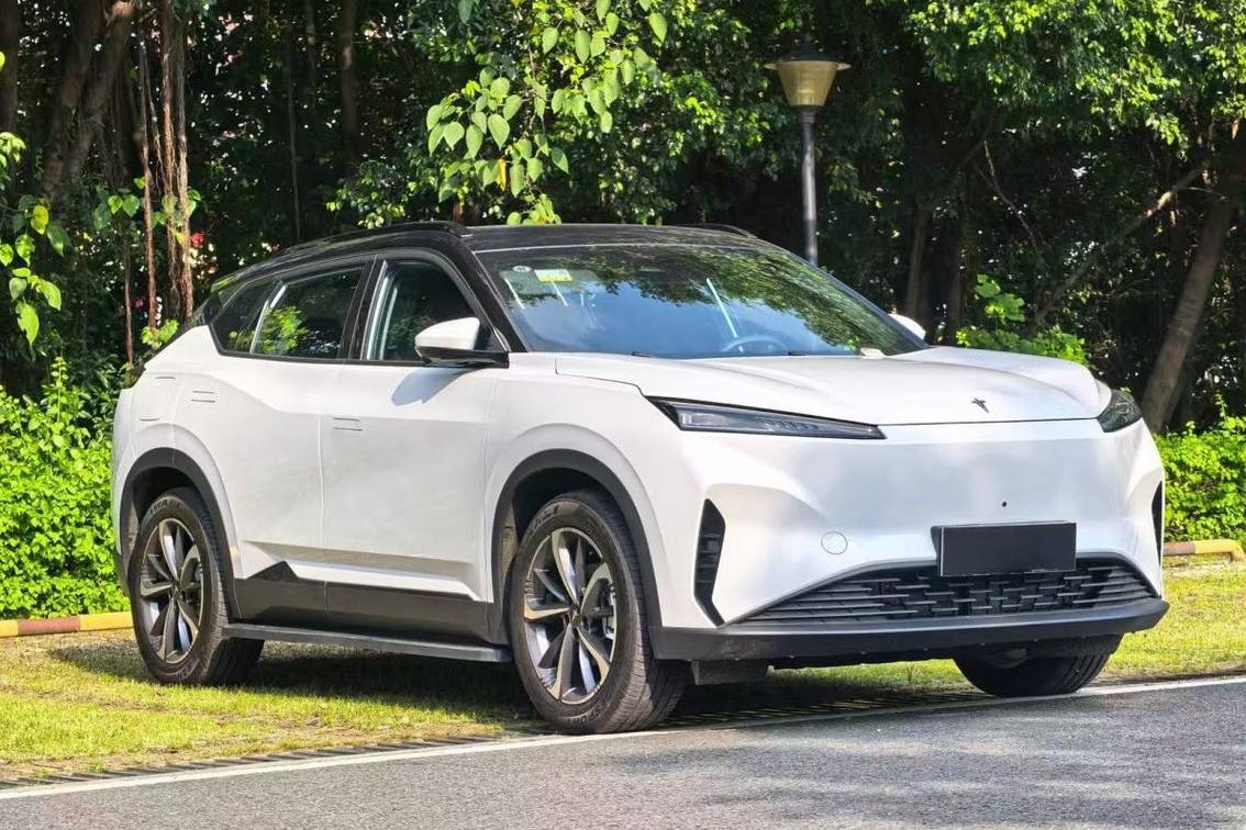將法式駕控注入中國(guó)純電SUV，示界06對(duì)標(biāo)銀河E5，怎么選？
