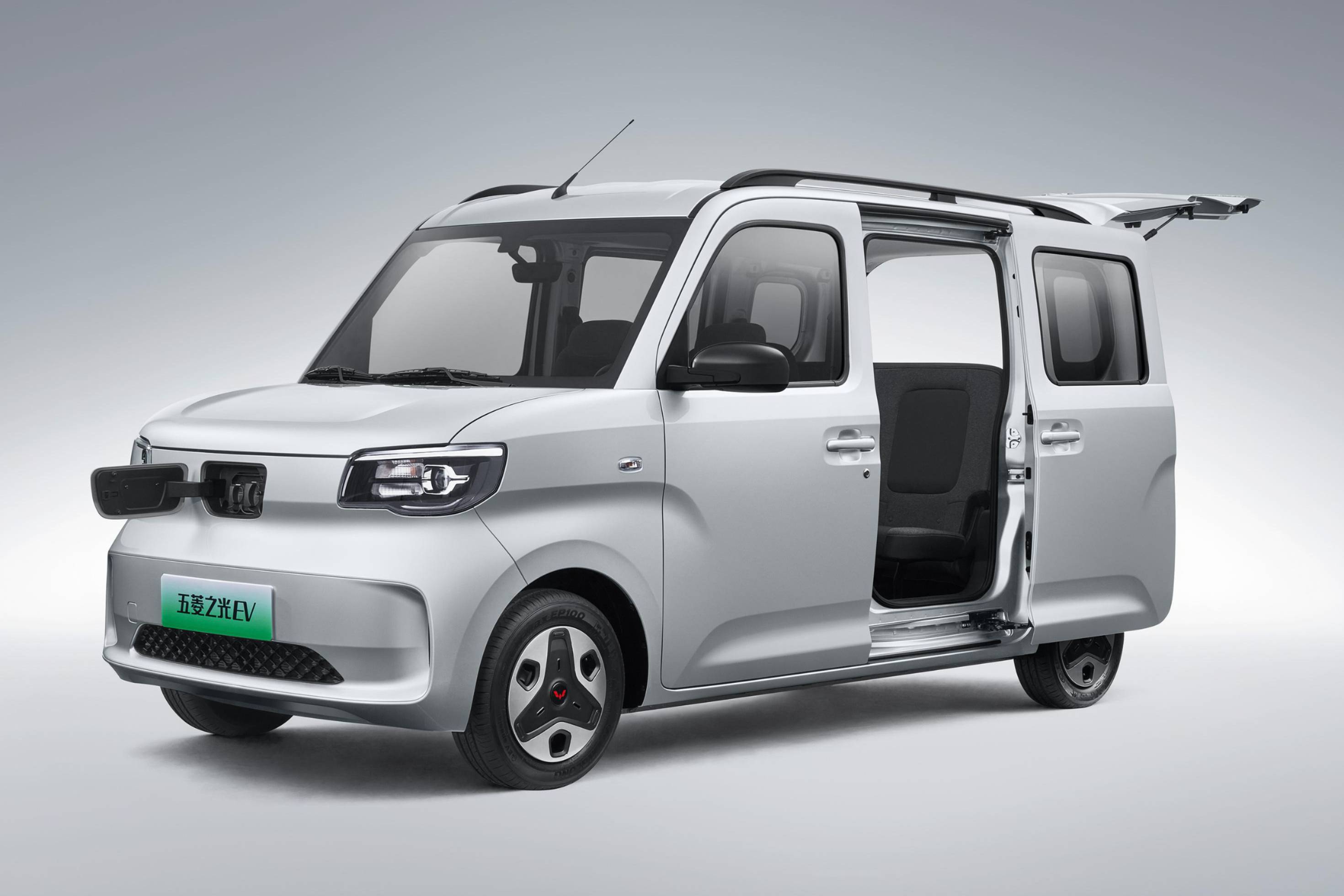五菱之光EV上市:“財富創造車”、客貨全能的國產K-car?