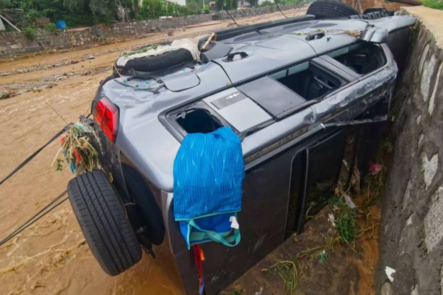 阜平洪水豹5車主奇跡脫險(xiǎn)，方程豹獎(jiǎng)勵(lì)見義勇為車主