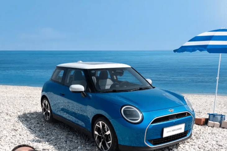 電動 MINI COOPER 推出海鹽藍限定配色！
