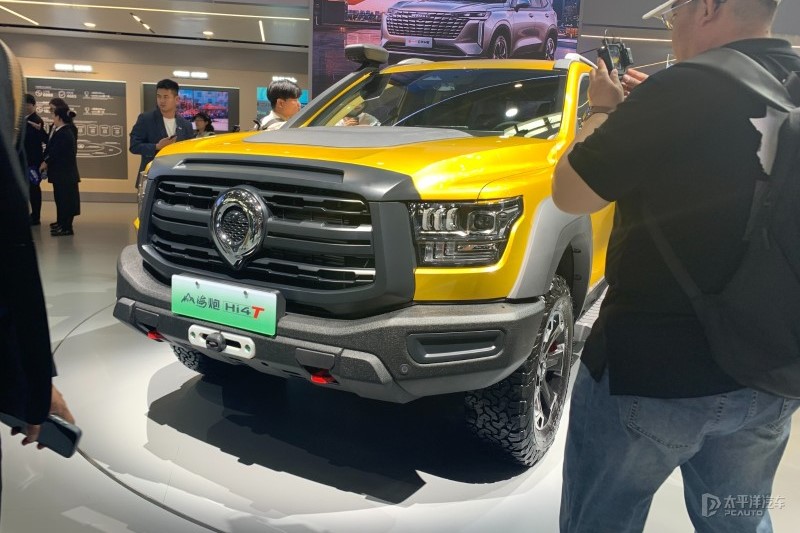 On April 25th, 2024 Beijing Auto Show officially kicked off, and GWM debuted the POER Shanhai Hi4-T, which will be equipped with GWM's Hi4-T plug-in hybrid system, expected to consist of a 2.0T engine and an electric motor.The exterior and interior of the new car is basically the same as that of the Shanhai Cannon Performance Edition, and a common feature is the use of yellow body paint.