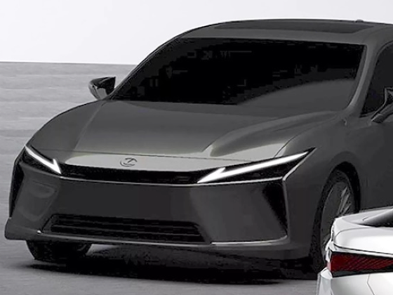หลุดสู่สายตาข่าวลือรุ่นใหม่ของ Lexus ES ซึ่งมีความคล้ายคลึงกับ Toyota Camry