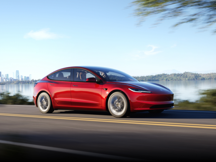 Tesla Model 3 มีราคาตั้งแต่ 1,599,000 บาท มีทั้งสามรุ่น