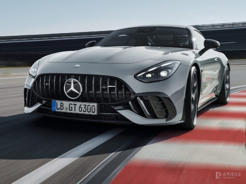 Mercedes-AMG showcased the 2025 GT 63 Pro 4MATIC+ at the 2024 Goodwood Festival of Speed, which is expected to be launched globally at the end of 2024. The GT 63 Pro is an upgraded version of the GT 63 series that emphasizes dynamic control and track performance. The Chairman of the Board of Mercedes-AMG GmbH, Michael Schiebe, said: "If you not only want to enjoy the fun of AMG GT on the road, but also want to run a few fast laps on the track, then GT 63 Pro is your perfect choice."At the heart 
