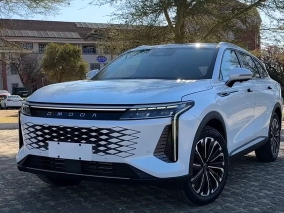 The Omoda C9 SUV (manufactured by Jaecoo) is previewed in China today, and the car is expected to hit the market in December of this year as a locally assembled (CKD) model. The front-wheel drive model is priced at about RM185,000, while the all-wheel drive model is priced at about RM195,000.

Regarding the transformation of the Omoda C9 into a car sold by Jaecoo, both these car brands come from Chery, a subsidiary of the Chinese automobile manufacturer Chery. Although the reasons behind this ar