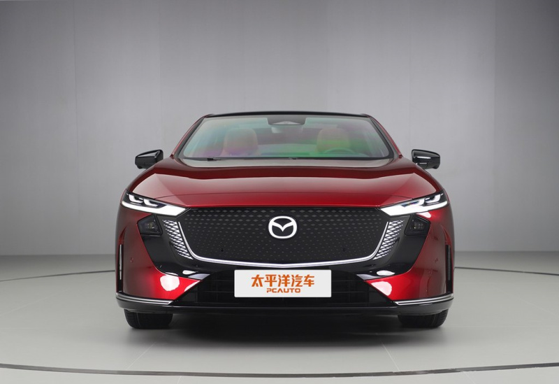 On September 28, the Mazda EZ-6 officially started its pre-sale, with a total of 7 models launched, offering prices ranging from RM 94137-117672. As the first model jointly developed by Mazda and CHANGAN Automotive, the Mazda EZ-6, built on the CHANGANEPA platform, is positioned as a mid-size sedan, offering the option of pure electric and range extender. The Mazda EZ-6 is expected to officially launch on October 26.Mazda's progress in new energy vehicles is not particularly fast, but the cooper