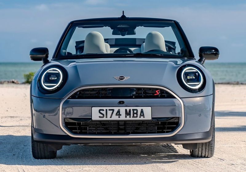 Brand-new MINI Cooper S Convertible Official Pictures Released, An Irresistible Convertible Sports Car