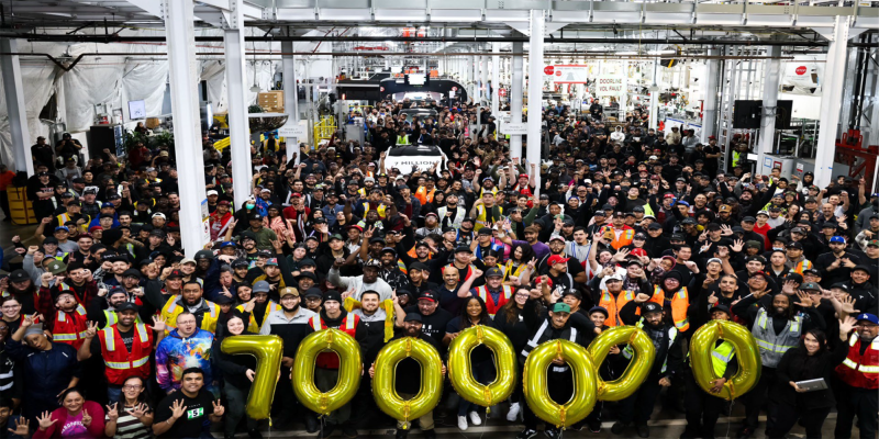 Tesla achieves outstanding performance in the third quarter, with the 7 millionth car officially rolling off the global assembly line.