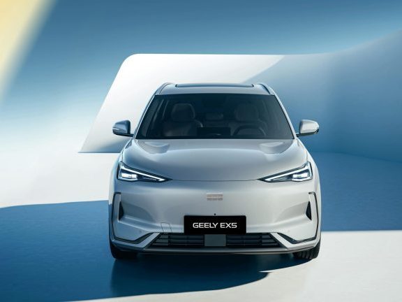 "GEELY EX5เปิดตัวในประเทศไทย ราคาเริ่มต้นที่899,000บาท น่าจะคุ้มค่ากว่ามาเลเซีย"