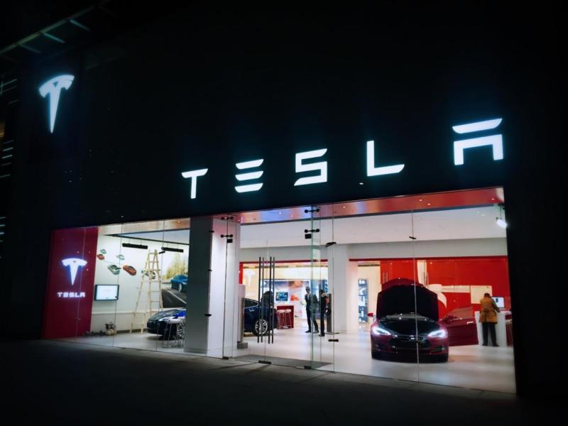 ขาย Tesla ตกต่ำอย่างมาก ต้องใช้การลดราคาเพื่อดึงดูดผู้บริโภค