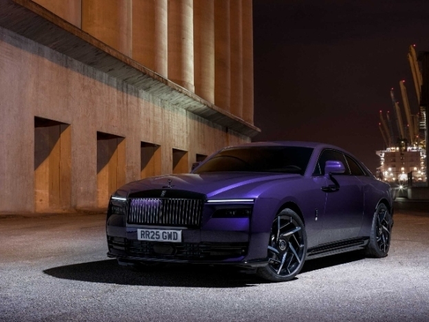 Rolls Royce Spectre Black Badge รุ่นทางการเผยภาพแล้ว มีกำลังสูงสุด 659 แรงม้า