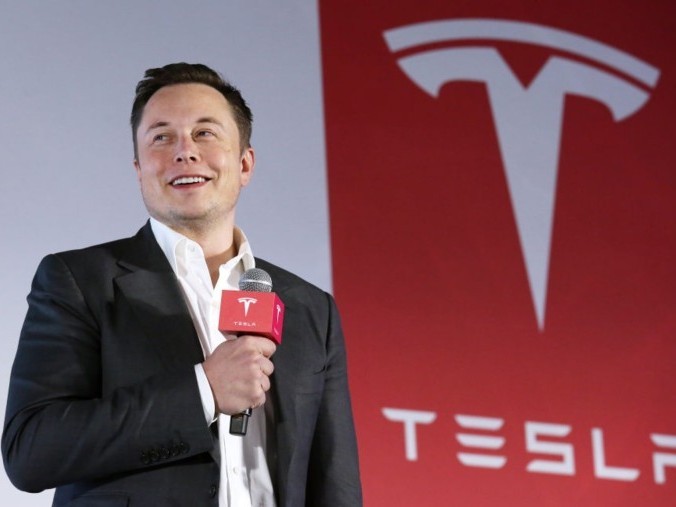 "ราคาหุ้น Tesla ลดลง 8.39% ทำให้ลดลงรวม 25% ในปีนี้ และมูลค่าตลาดตกต่ำกว่า 1 ล้านล้านดอลลาร์สหรัฐ"