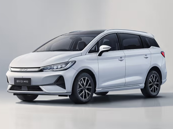 BYD M6: ออกแบบห้องโดยสารหรูหรา สร้างพื้นที่ขับขี่ที่สะดวกสบาย