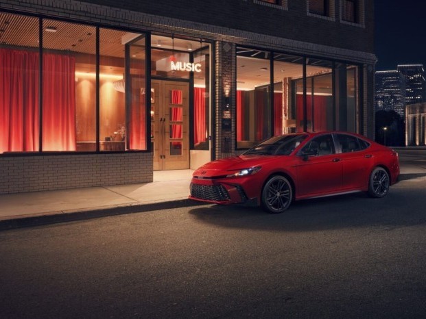 Toyota Camry 2026 เสริมรุ่น Nightshade Edition เตรียมวางจำหน่ายในสหรัฐฯ ช่วงฤดูใบไม้ร่วงปีนี้