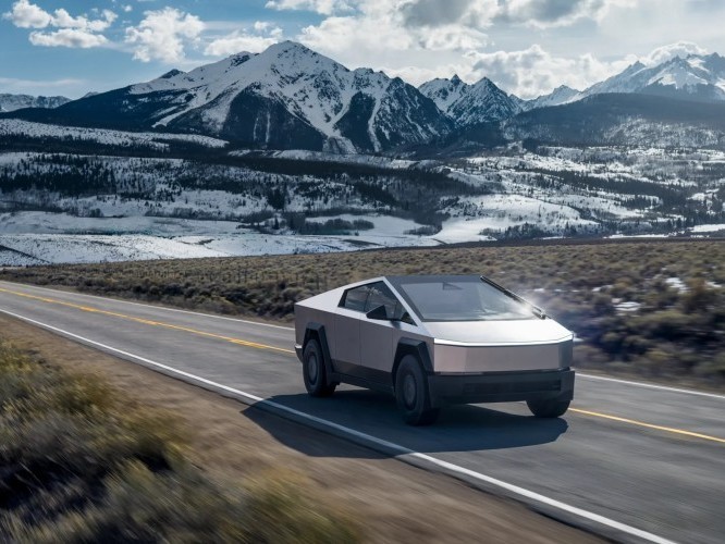 Tesla เตรียมปล่อยอัปเดตใหญ่ FSD เวอร์ชันใหม่ – หรือจะถึงคราวของ FSD Ver. 14 แล้ว?