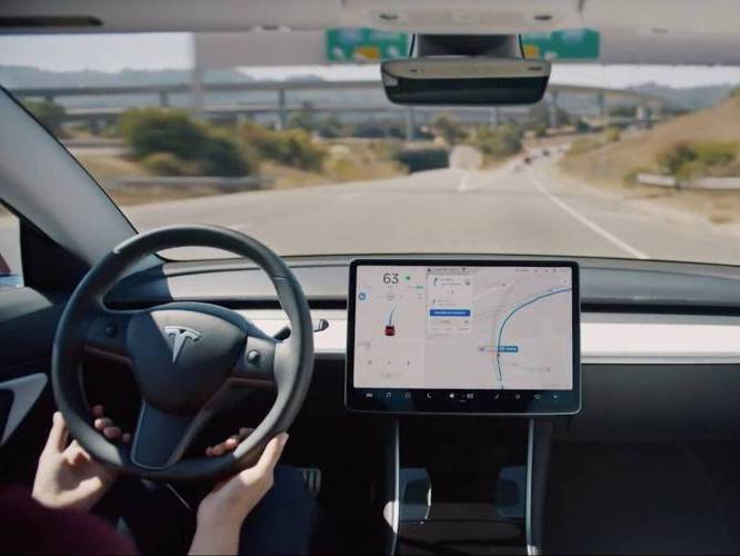 Tesla FSD v13.2.9 Rolls Out, Easing the Stringency of Driver Monitoring System