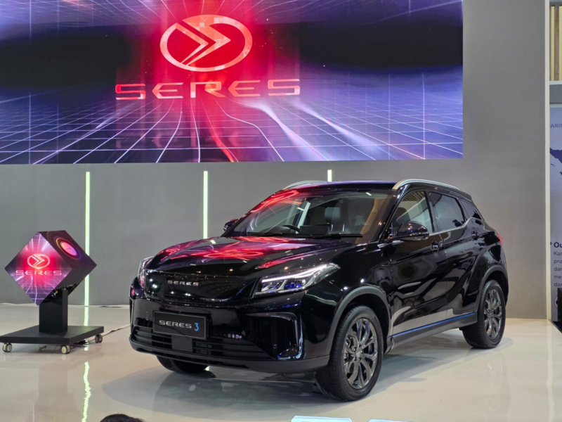 Seres 3 มีราคาเริ่มต้นที่ 670,000 บาท เข้ามาแทนที่ Neta และเป็นคู่แข่งโดยตรงของ Atto 3