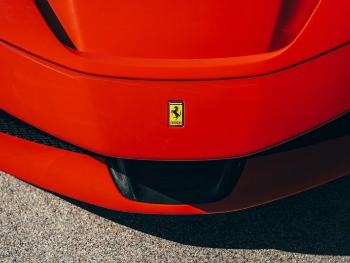 EV คันแรกมาแน่! Ferrari เตรียมเปิดตัวรถไฟฟ้าในปี 2026!