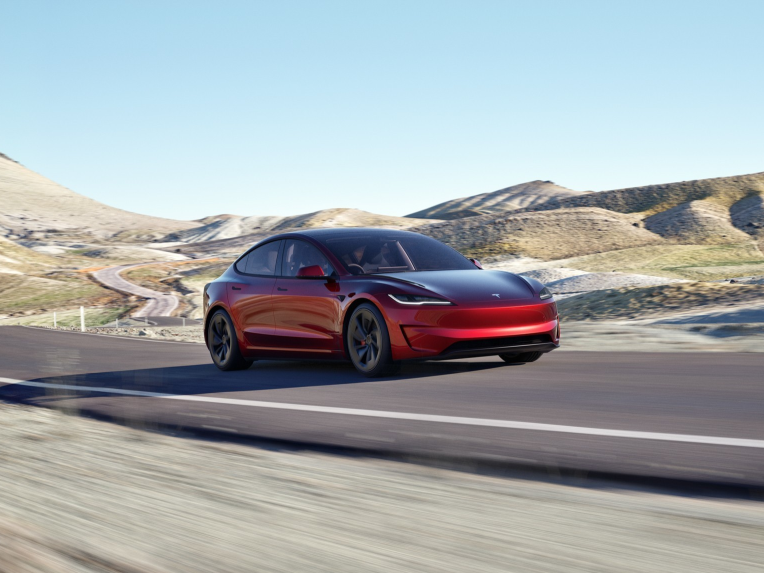 Tesla เพิ่มระยะทางและพลังของ Model 3/Y โดยไม่เปลี่ยนความจุแบตเตอรี่