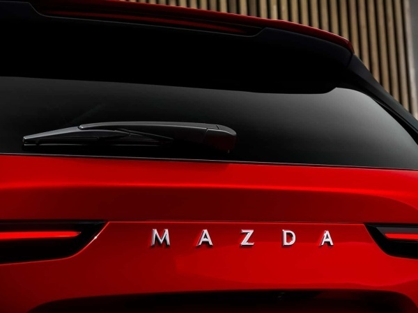 The third-generation Mazda CX-5 debuts in Europe, equipped with the largest central control screen in Mazda's history