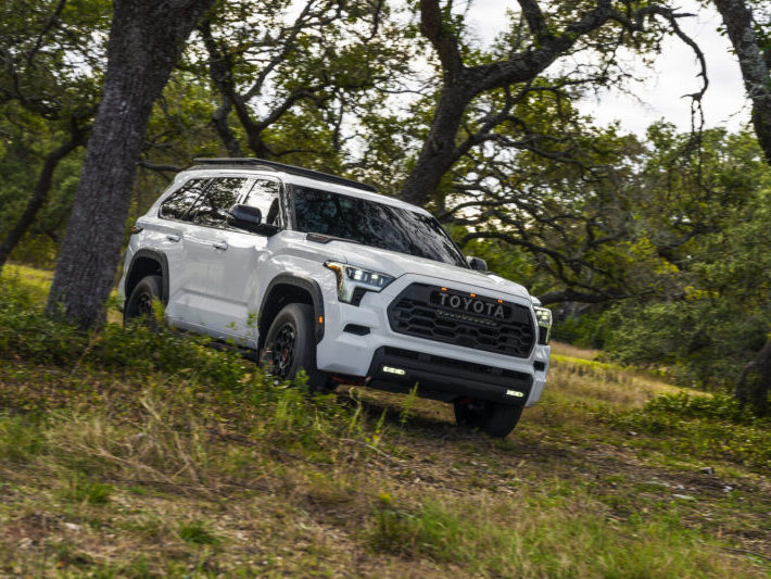 Toyota Sequoia มีการปรับโฉมประจำปี ปรับเปลี่ยนรูปลักษณ์ภายนอกและภายในพร้อมกับราคาที่เพิ่มขึ้น