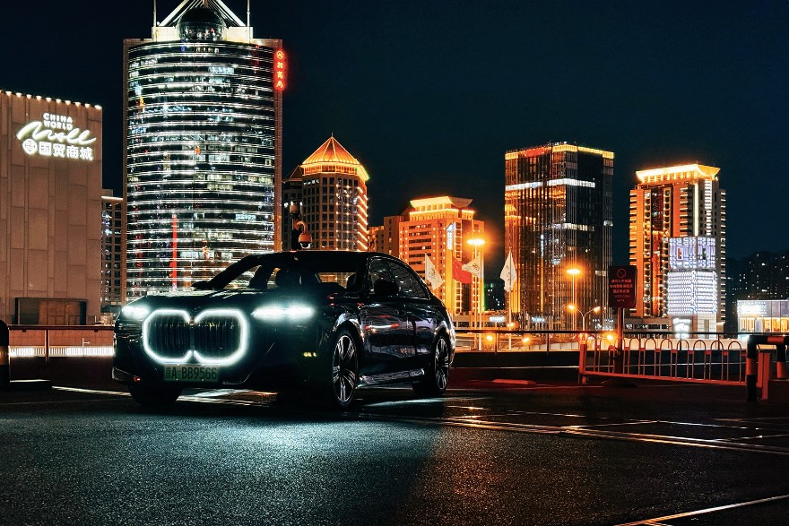 BMW i7：电动之美