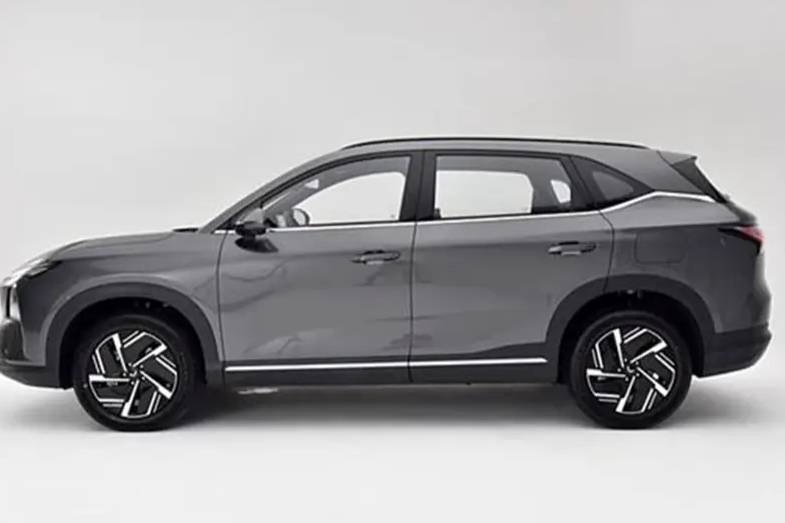 8月上市 预计8万起 中型SUV五菱星光S 纯电插电两种动力