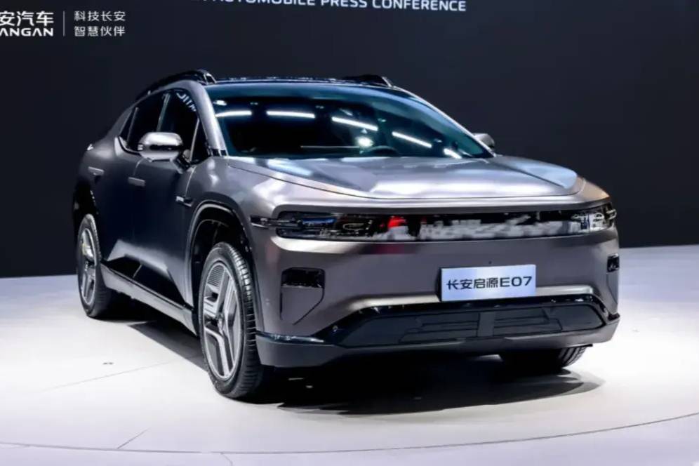 集皮卡、SUV、轿车于一身！车圈变形金刚，实用吗？