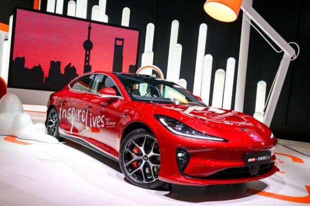 这车标配800V+四轮转向，入门即满配，限时才20.49万起