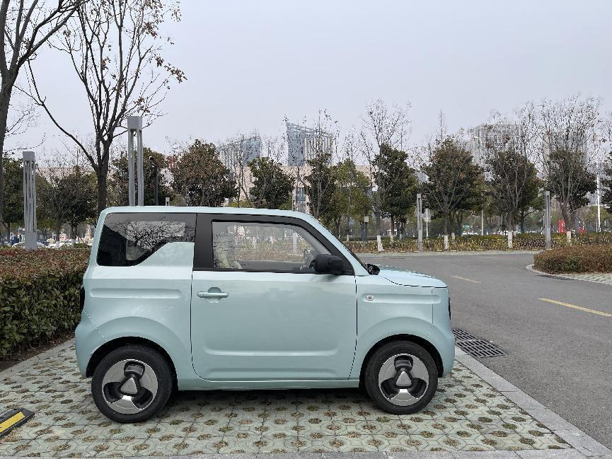 更安全更智能,吉利熊貓mini對比五菱宏光mini ev_太平洋號